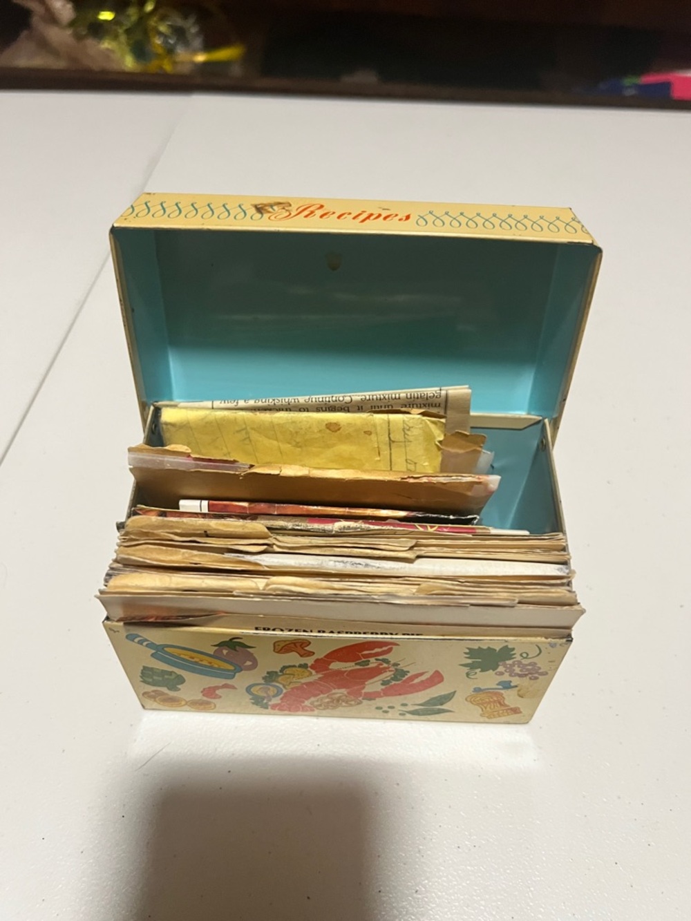 Vintage recipe tin holder    5.5" x 4"  #9